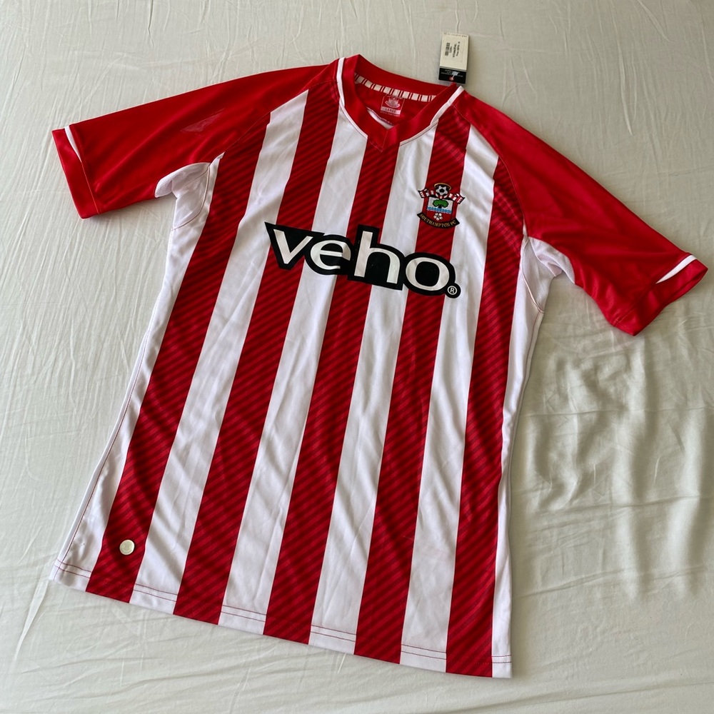 DONATED - NWT Southampton Saints Veho Soccer Football V Neck Official Team